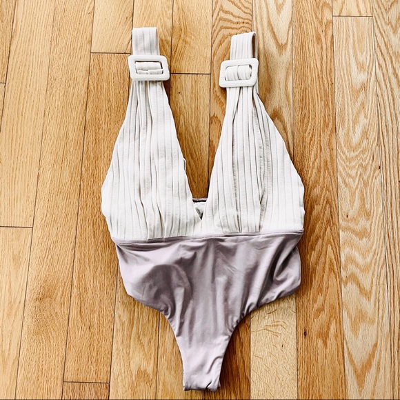 FRAMED Superb Bodysuit - Picture 5 of 9